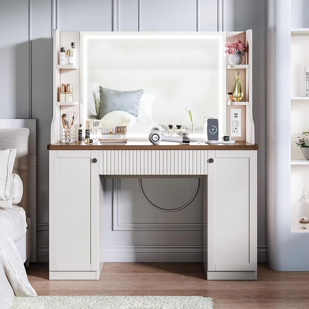 Essential Features of a Makeup Table with Mirror and Lights