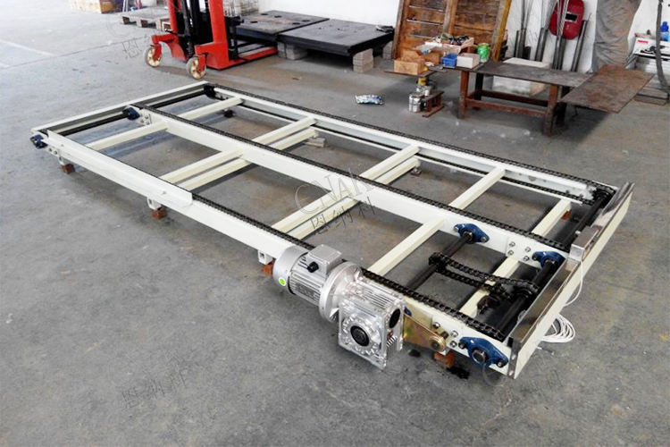 Convoyeur à chaîne pour palettes, convoyeur pour palettes vides et pleines destiné au palettiseur ENKS-01