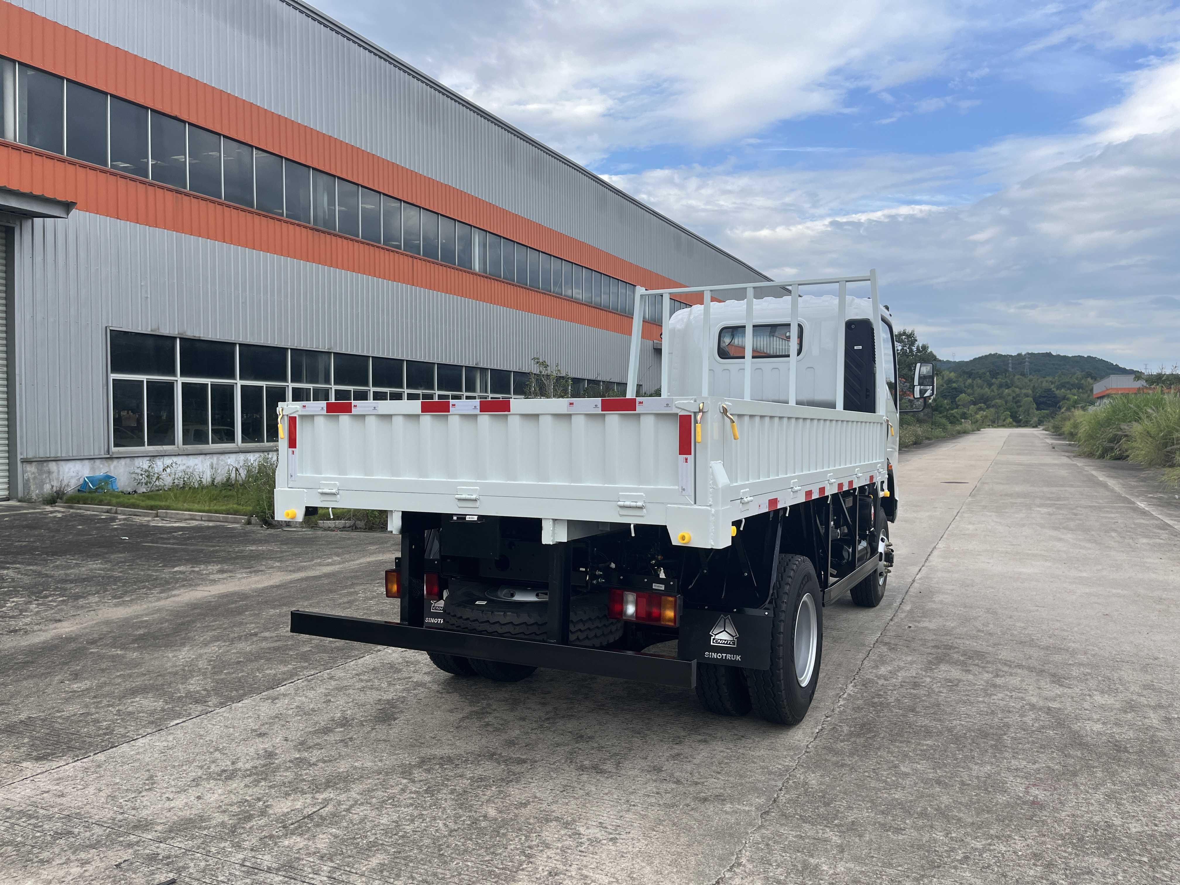 HOMAN 4x4 (1).jpg