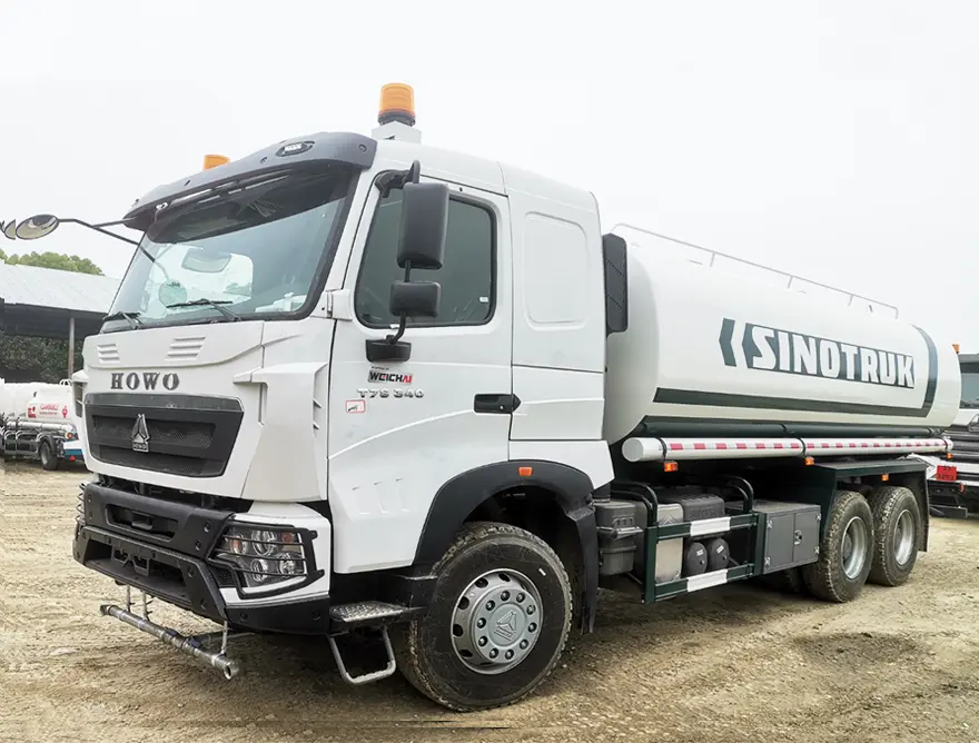 SINOTRUK HOWO T7S 6X4 WATER TANKER