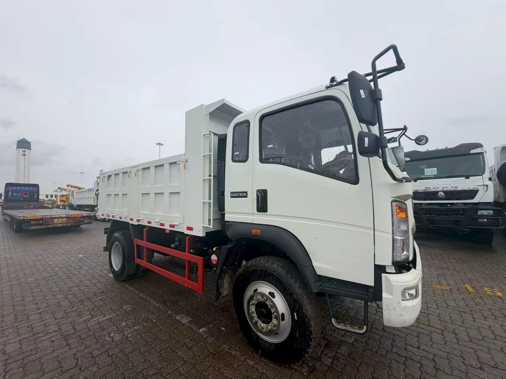 SINOTRUK HOWO Light Tipper Truck with 130 Horsepower and 7m³ Tipper Box Suitable Urban Construction Transportation for Sale.