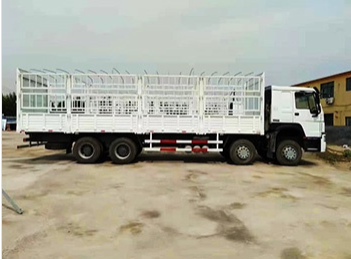 Sinotruk Howo 8x4 31ton Fence Stake Cargo Truck