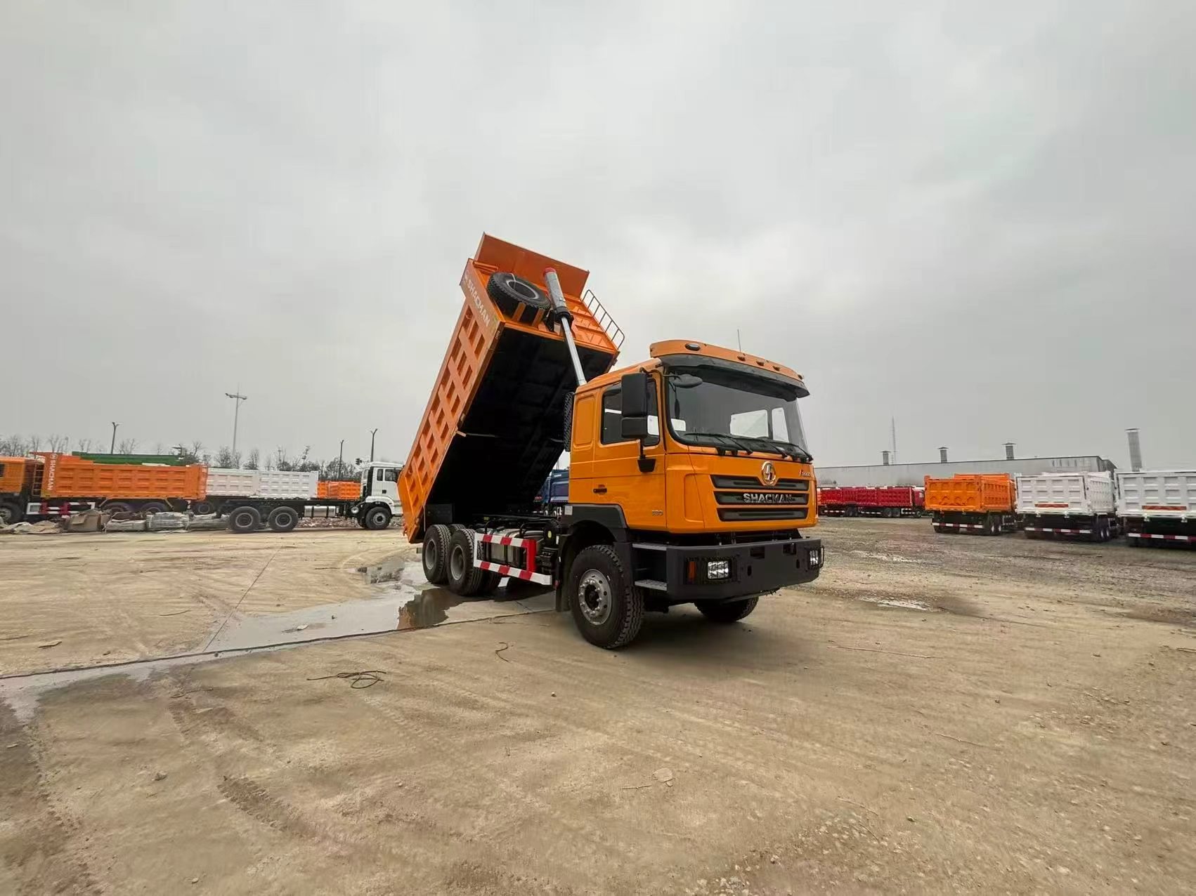 SHACMAN F3000 6X4 Heavy Duty Dump Truck with 380 Horsepower and 20 CBM Dump Box for Sale