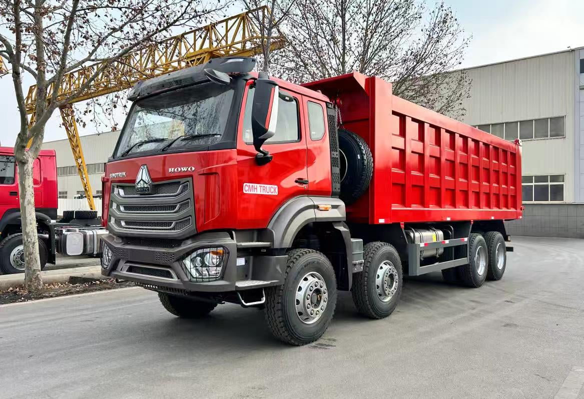 High Capacity SINOTRUK HOWO 8x4 Dump Truck 371HP 12 Wheeler Tipper for Infrastructure Projects