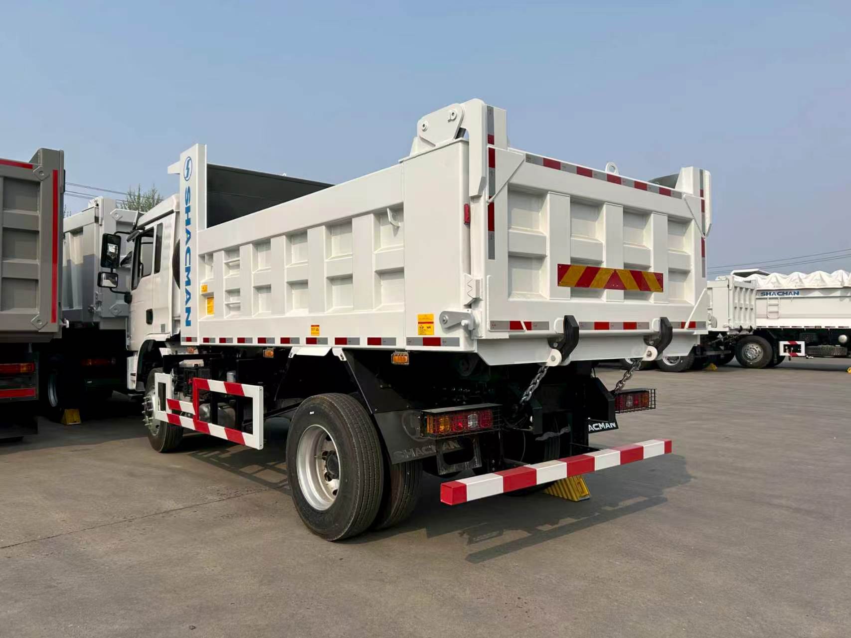 SHACMAN L3000 4X2 Dump Truck with 180 Horsepower and 9 CBM Dump Box Good Quality for Sale
