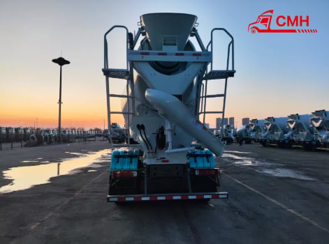 Sinotruk 10 Cubic Concrete Mixer