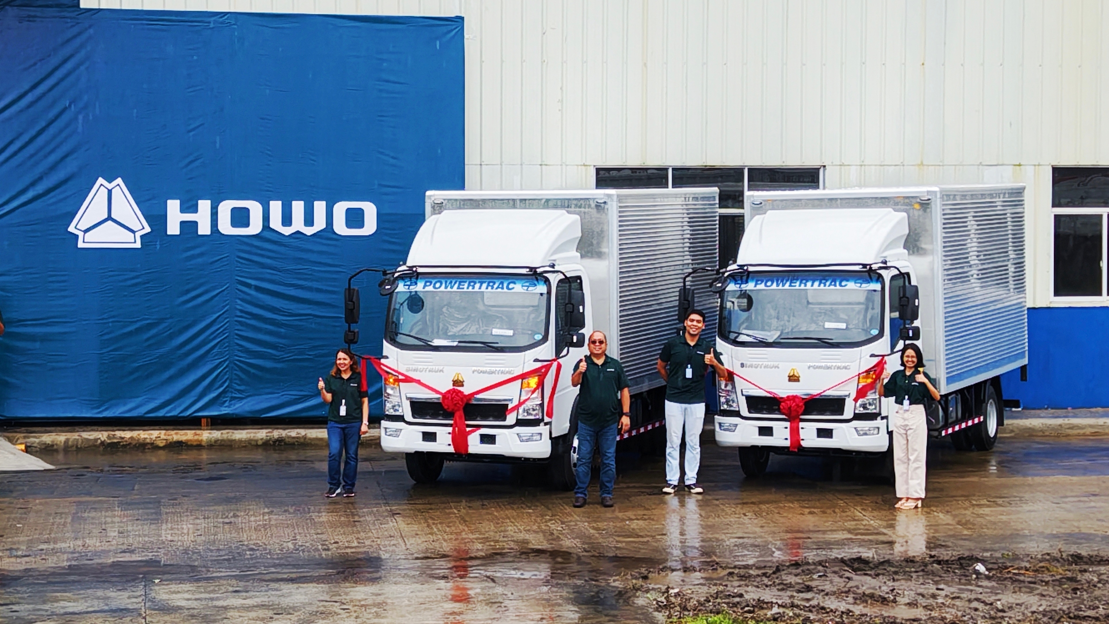 The first vehicle of Sinotruk's Philippine assembly plant rolled off the production line successfully