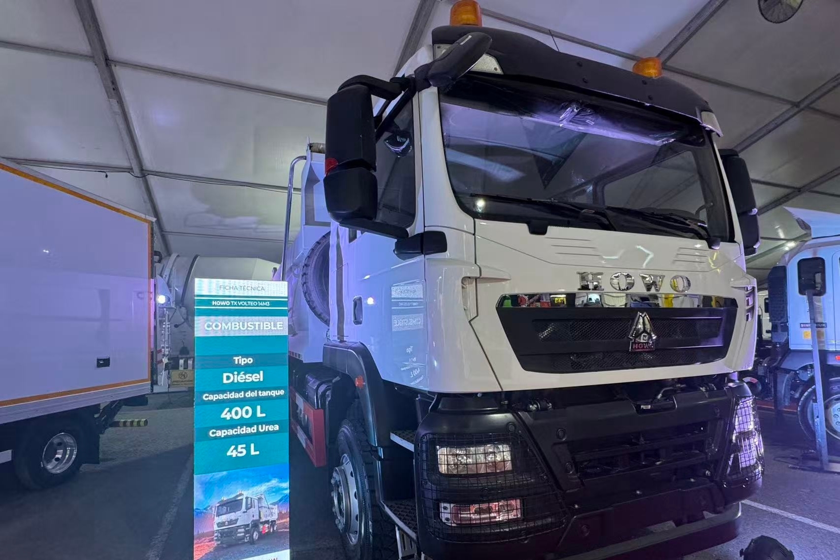 China National Heavy Duty Truck Group (CNHTC) made a dazzling appearance at the exhibition of the National Association of Commercial Vehicle Manufacturers in Mexico.