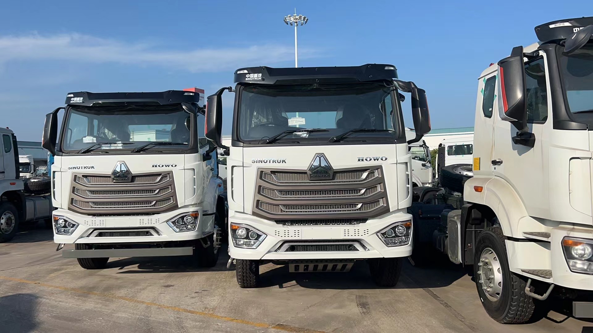 howo NX 牵引车 (11).jpg