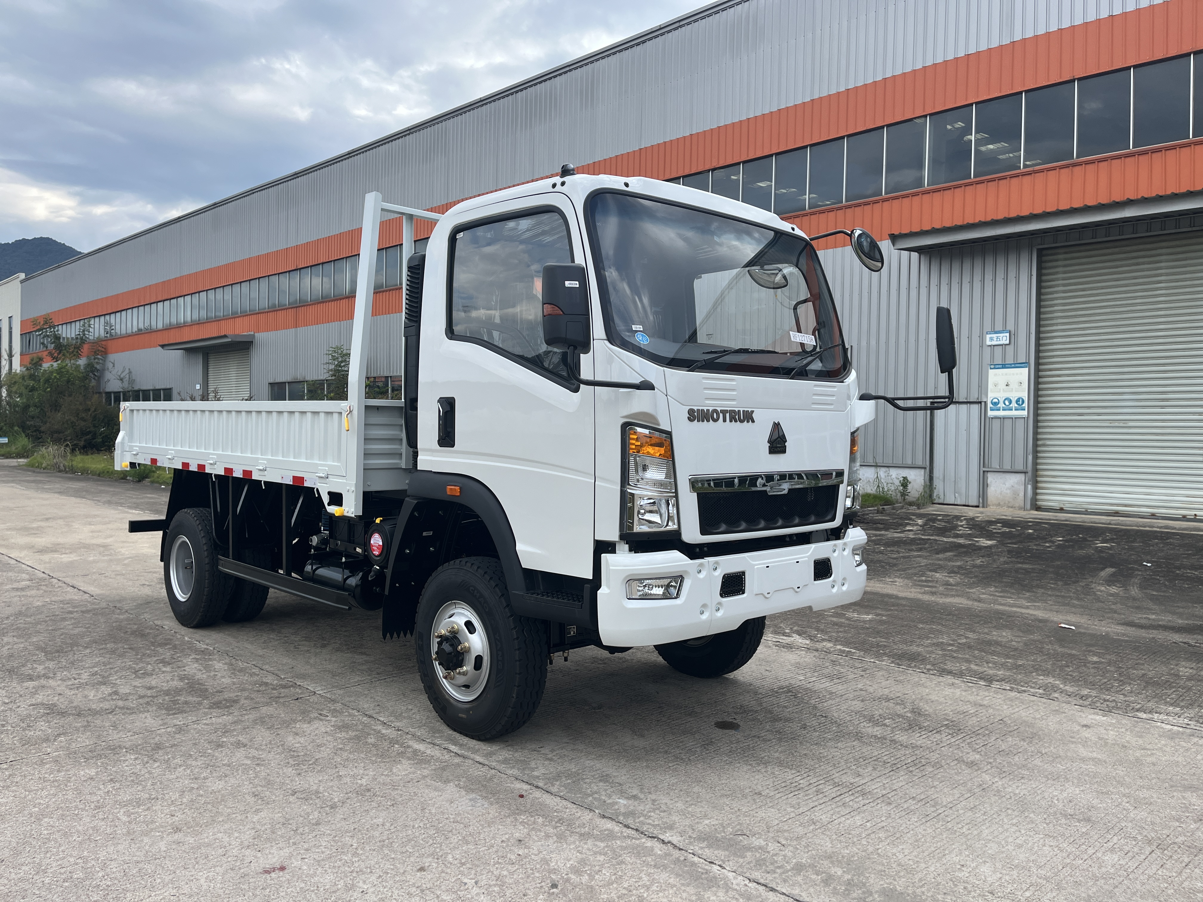 Small Size Trucks: Versatility in Compact Design