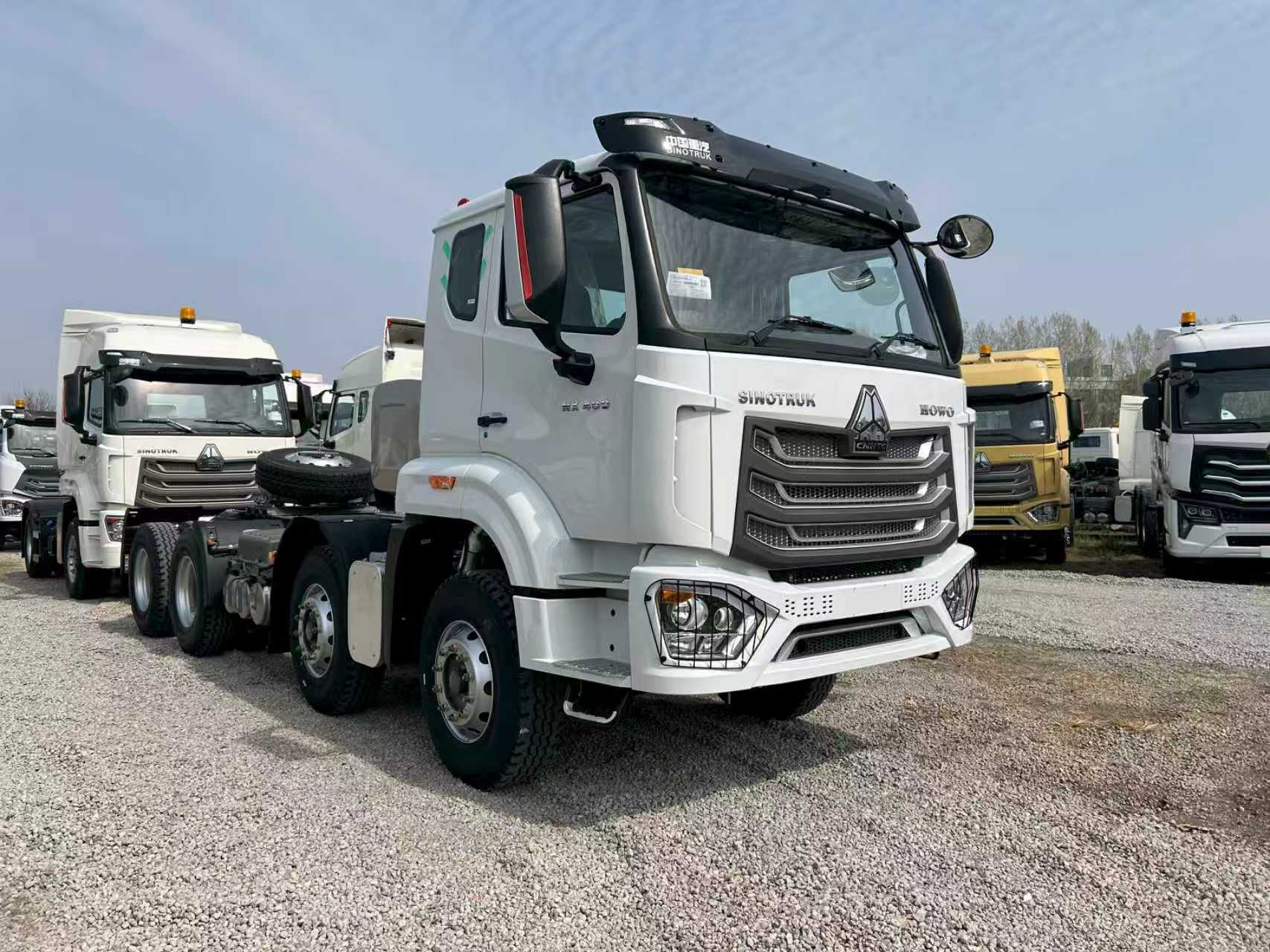 SINOTRUK HOWO NX High Quality 6X4 Tractor Truck with 430 Horsepower WEICHAI Brand 315/80R22.5 Tire Suitable  Transportation Sale