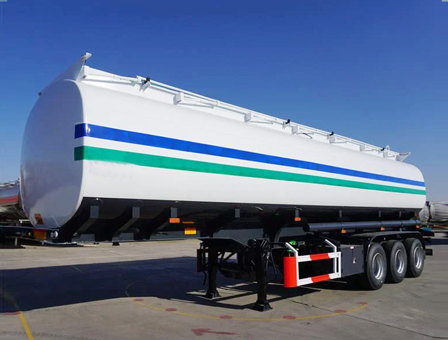 45CBM 3-AXLE CARBON STEEL FUEL TANK SEMI-TRAILER