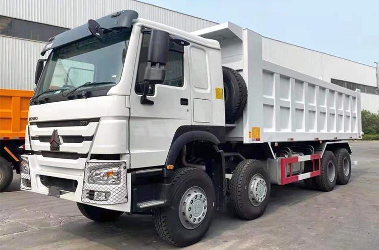 The Benefits of Using Tipper Trucks for Bulk Material Transport