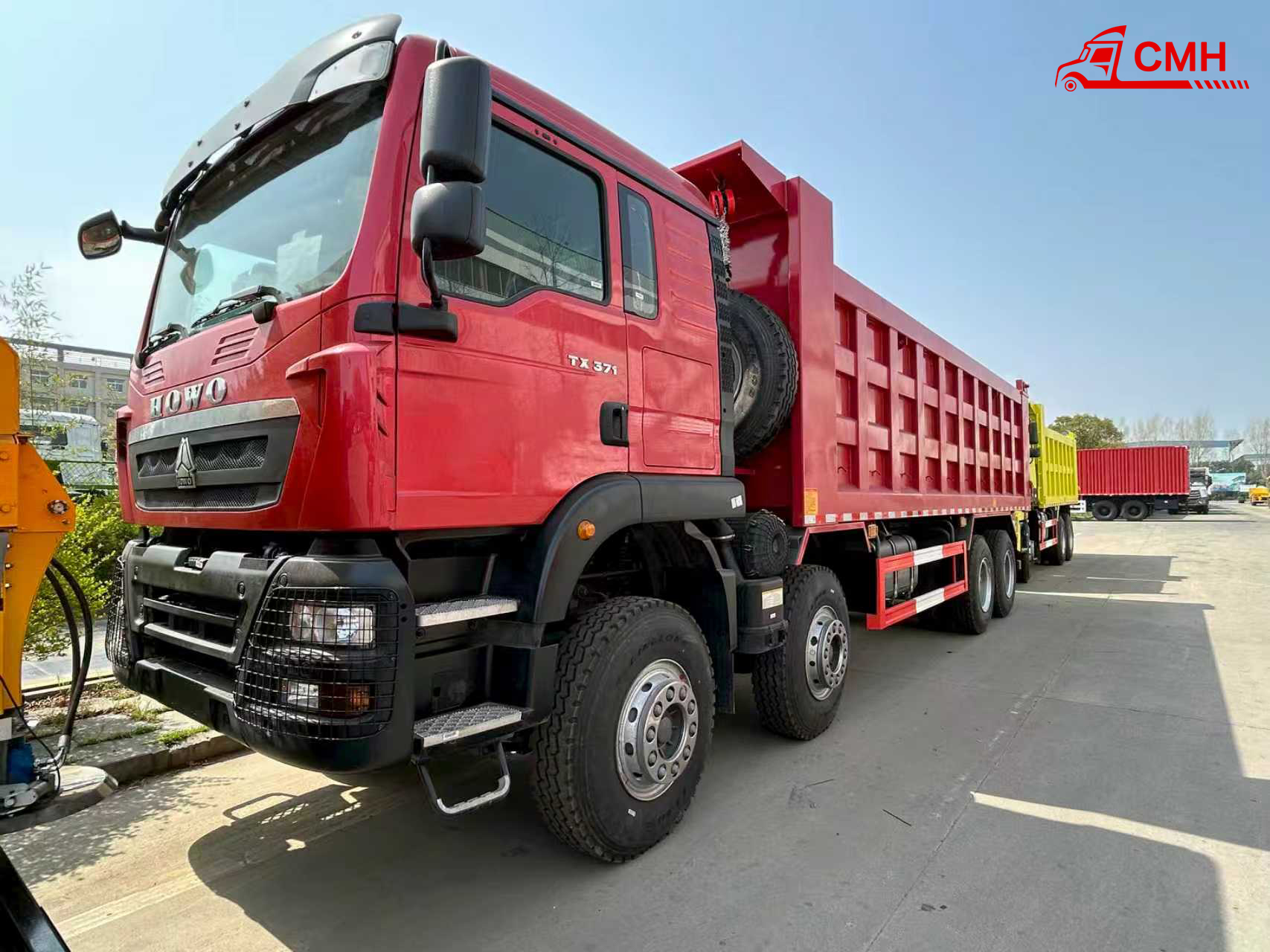 SINOTRUK HOWO TX 8X4 Heavy Duty Dump Truck with 371 Horsepower and 26 CBM Dump Box for Sale