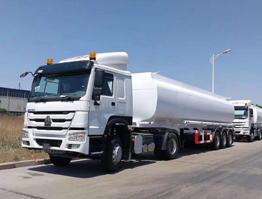 SINOTRUK HOWO OIL TANKER