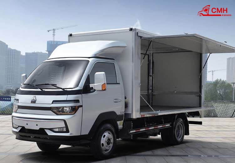 High-quality Chinese-made HOWO light trucks are now on sale