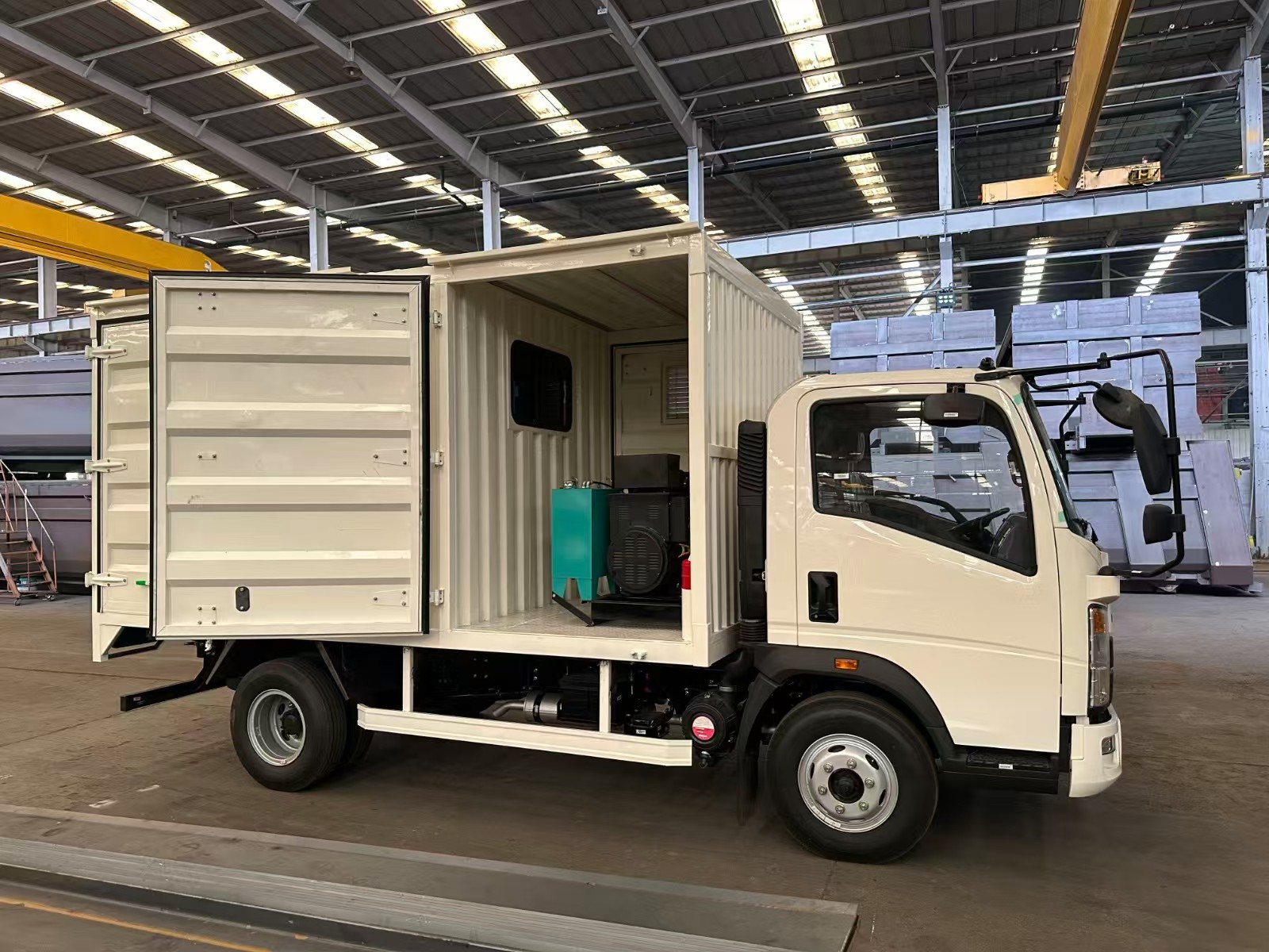 maintenance truck (6).jpg