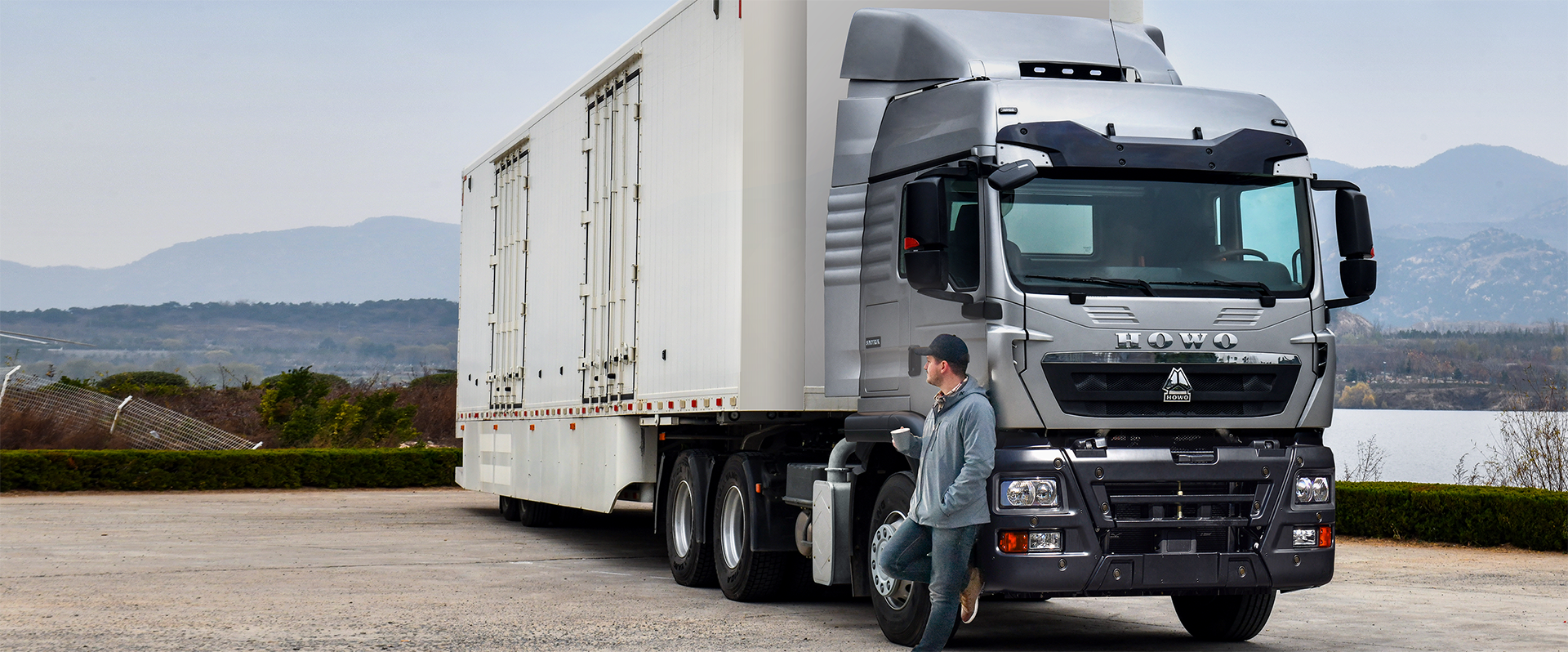 HOWO-TX: A versatile performer in the heavy-duty truck field, achieving high efficiency through all-around capabilities.