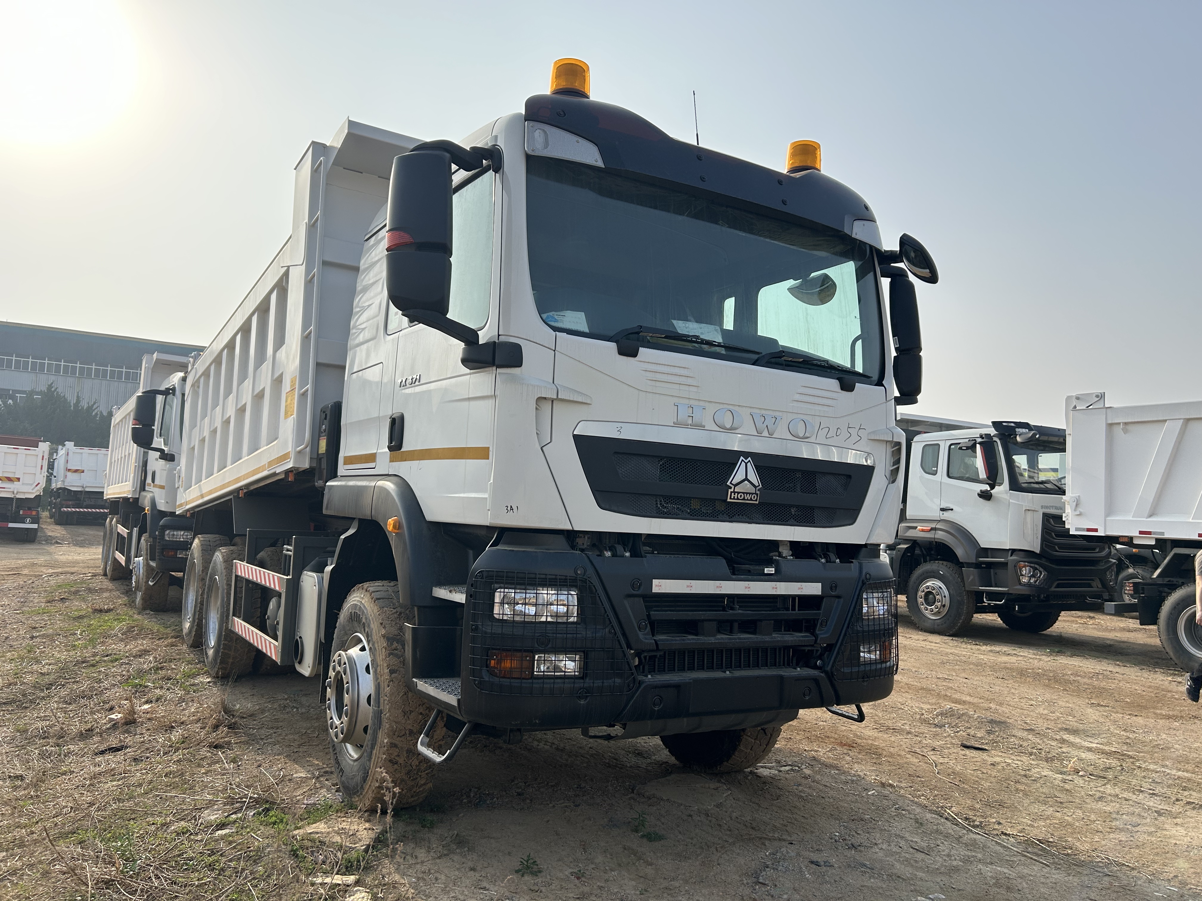 SINOTRUK HOWO TX 6x4 Tipper Truck with 371 Horsepower and 12.00R20 Tires 21m³ Dump Box Suitable for Mine Transportation for Sale