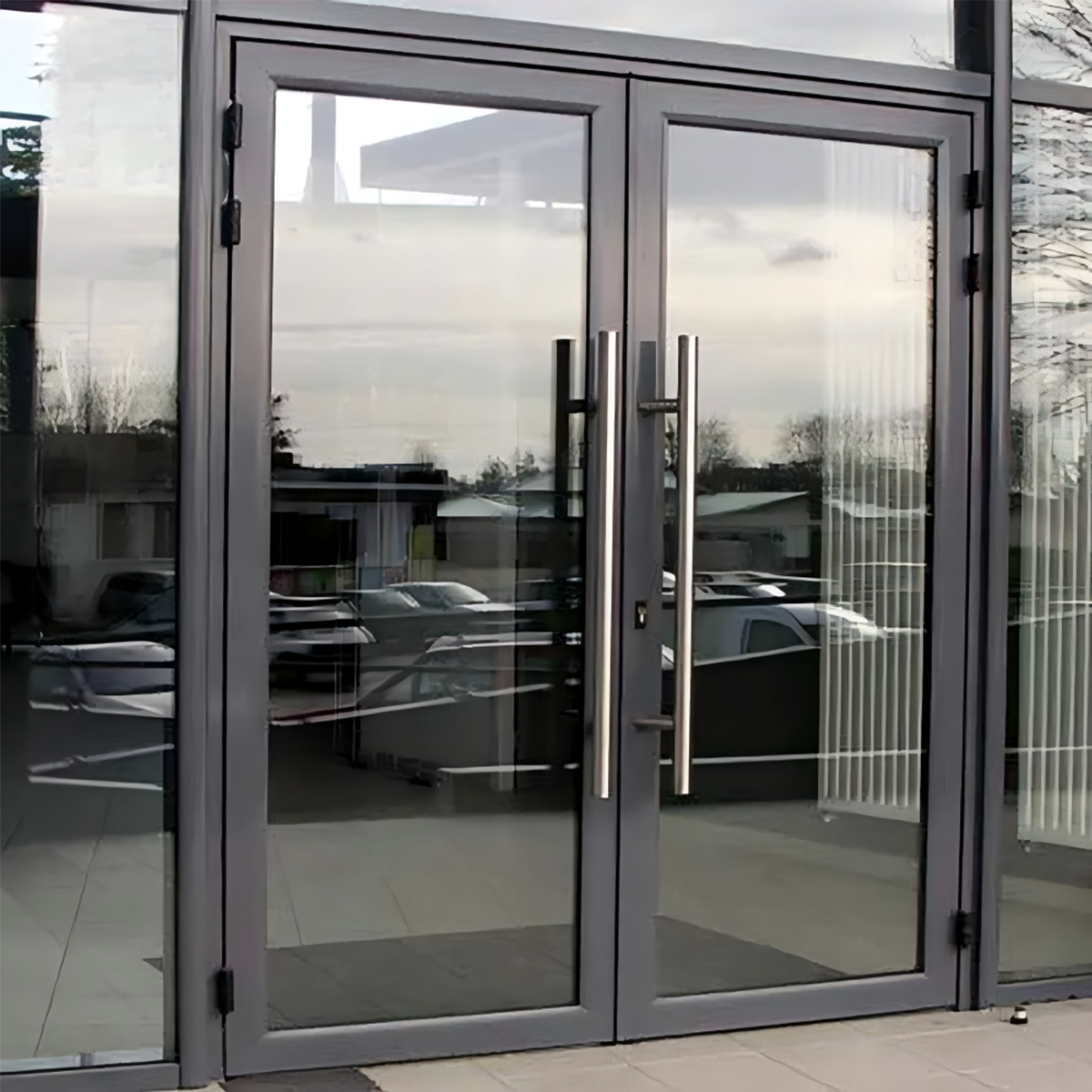 What Makes Solid Wood Main Doors a Popular Choice Among Homeowners?