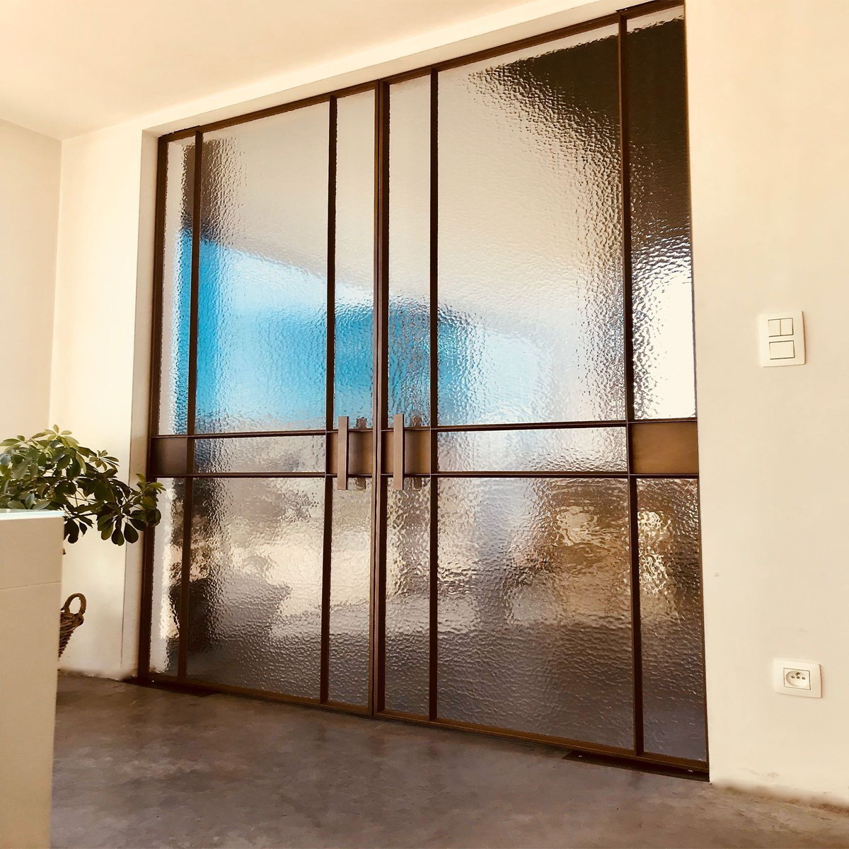 How to Address Common Issues with Commercial Entry Doors