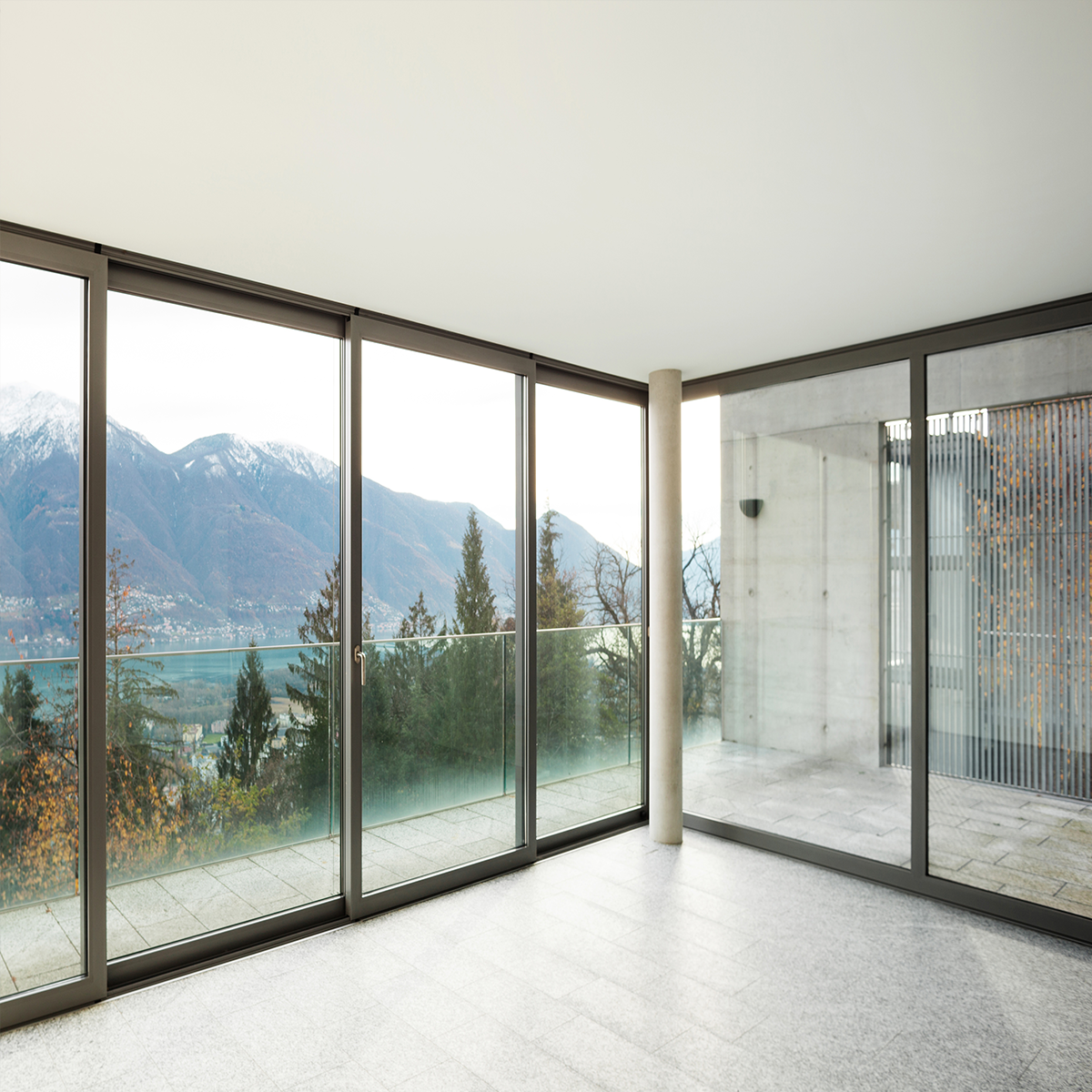 What Are Common Usage Issues with Balcony Sliding Doors?