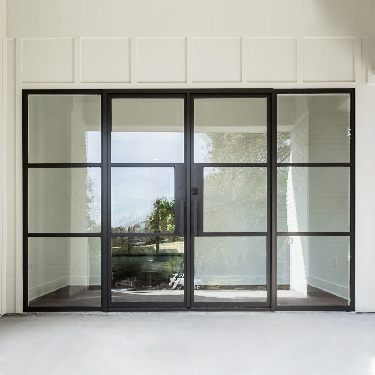 How High-End Front Doors Enhance Home Value and Curb Appeal