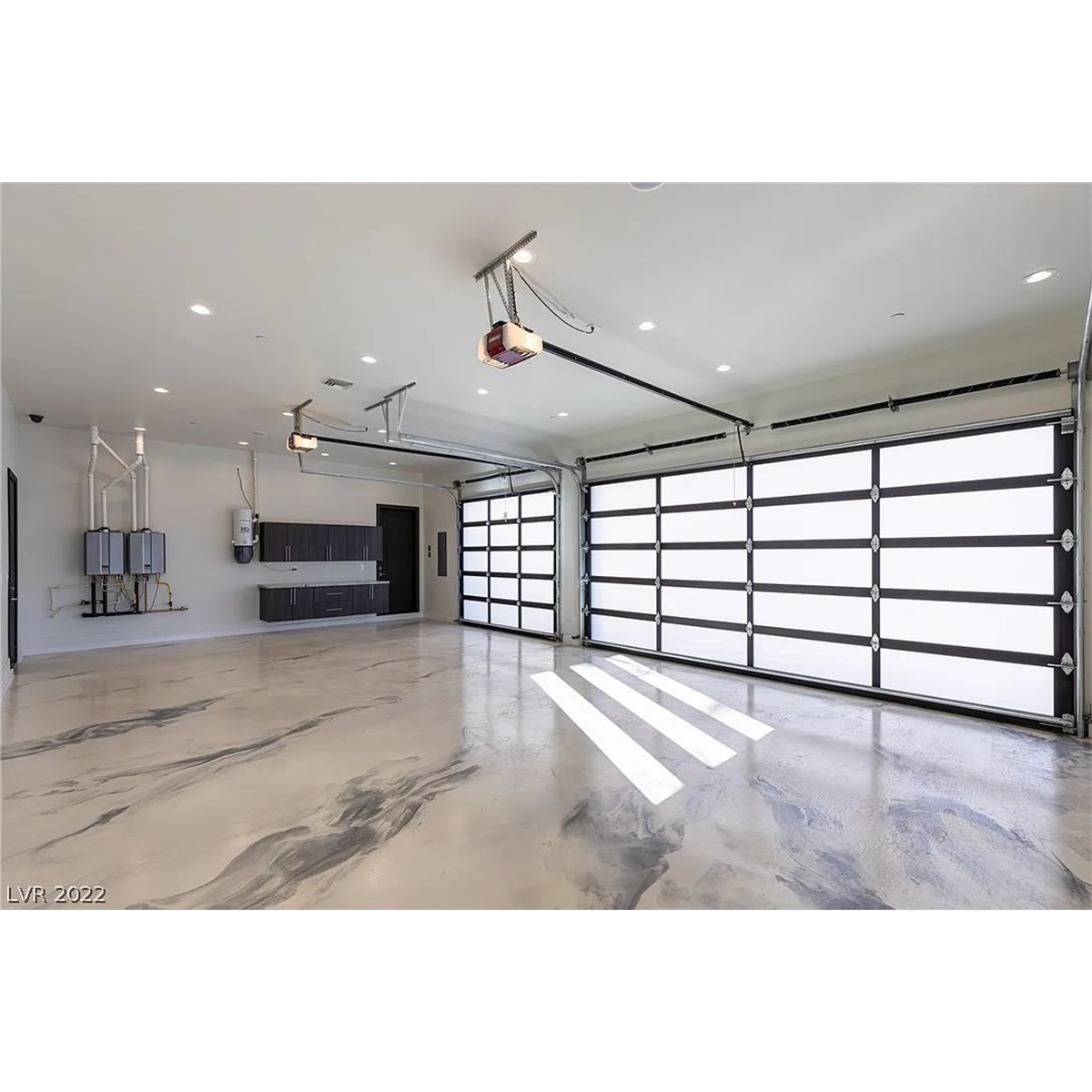 How to Choose the Best Aluminium Shop Front Doors for Your Storefront?