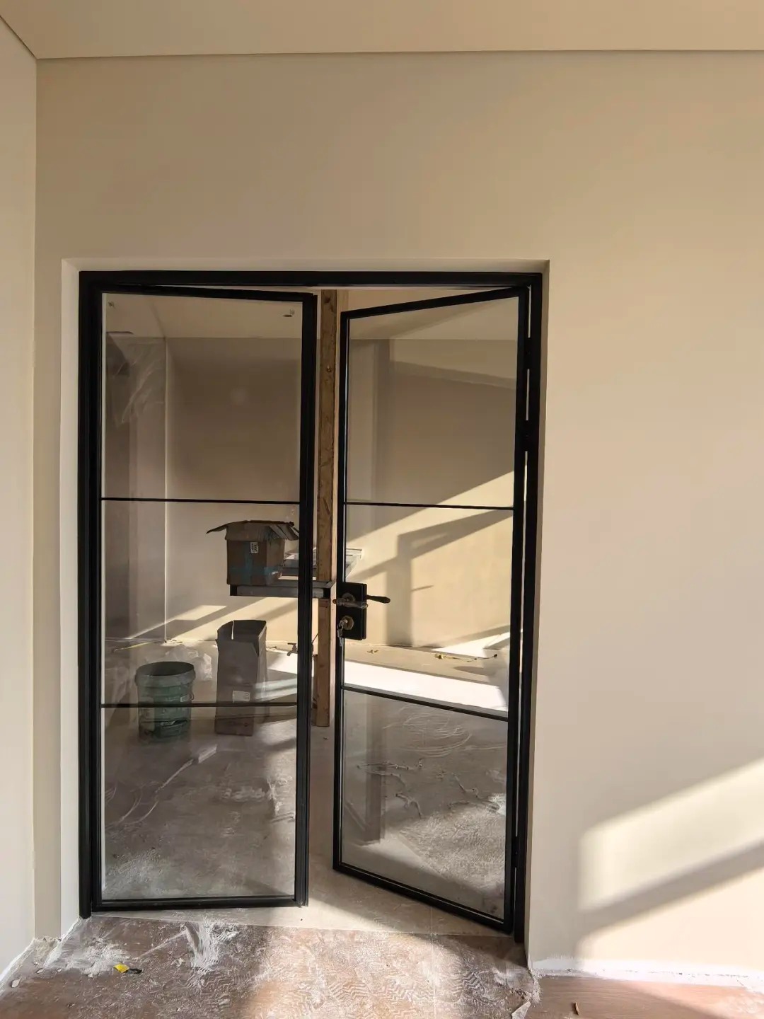 How Aluminum Interior Doors Can Enhance Your Interior Design Aesthetic