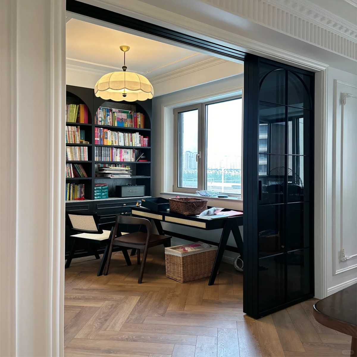 What Common Issues Do Wholesale Buyers Face with Aluminium Mesh Sliding Doors?