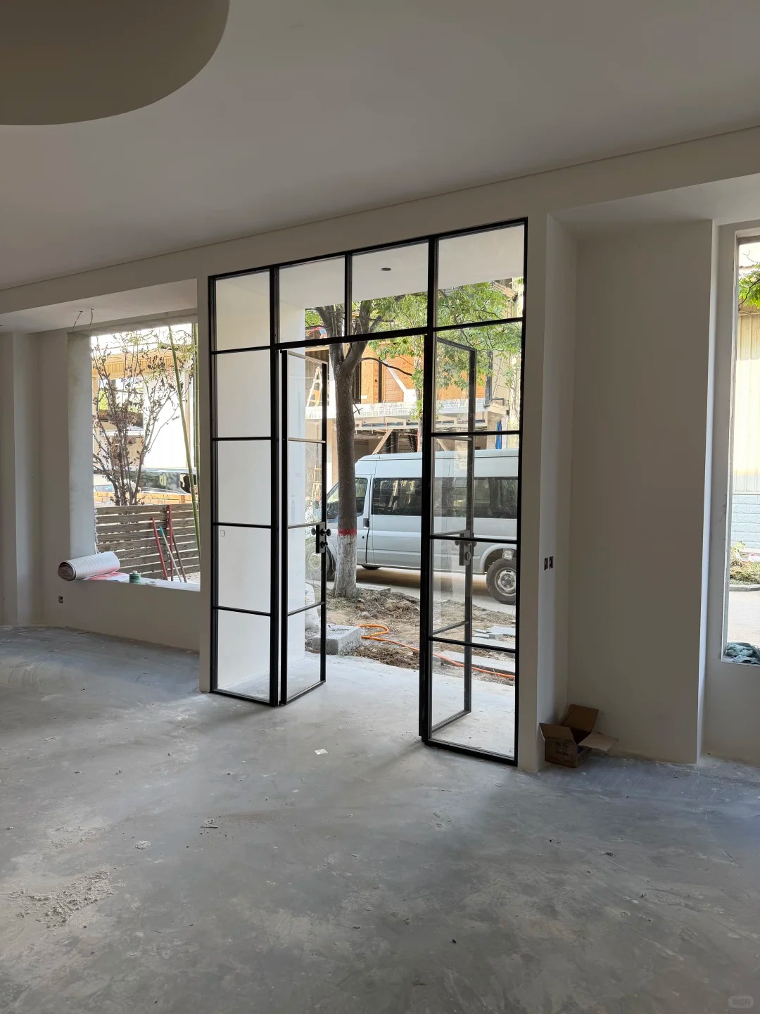 How to Effectively Install a Soundproof Front Door for Maximum Noise Reduction