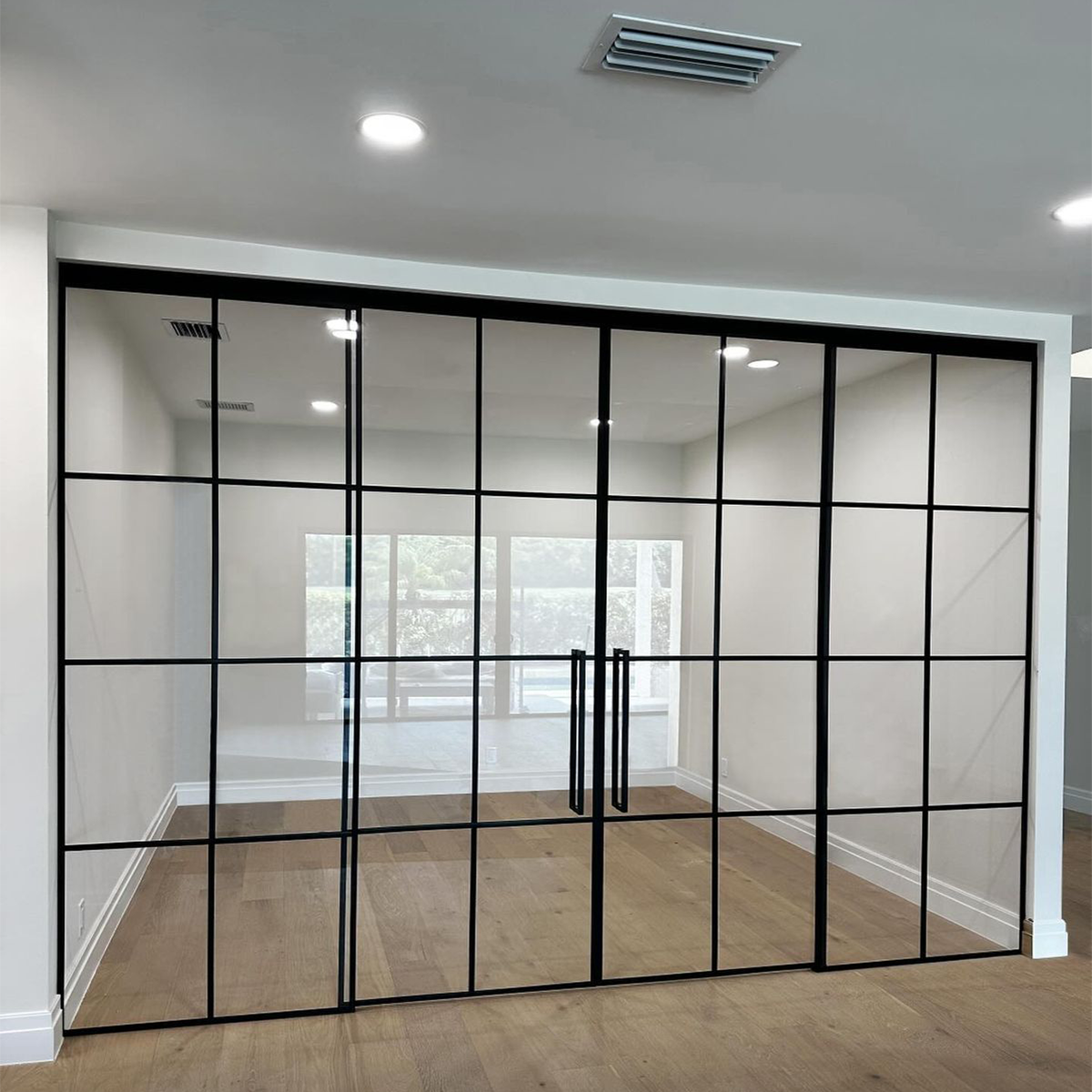 How to Choose the Best Commercial Sliding Doors for Your Retail Space?