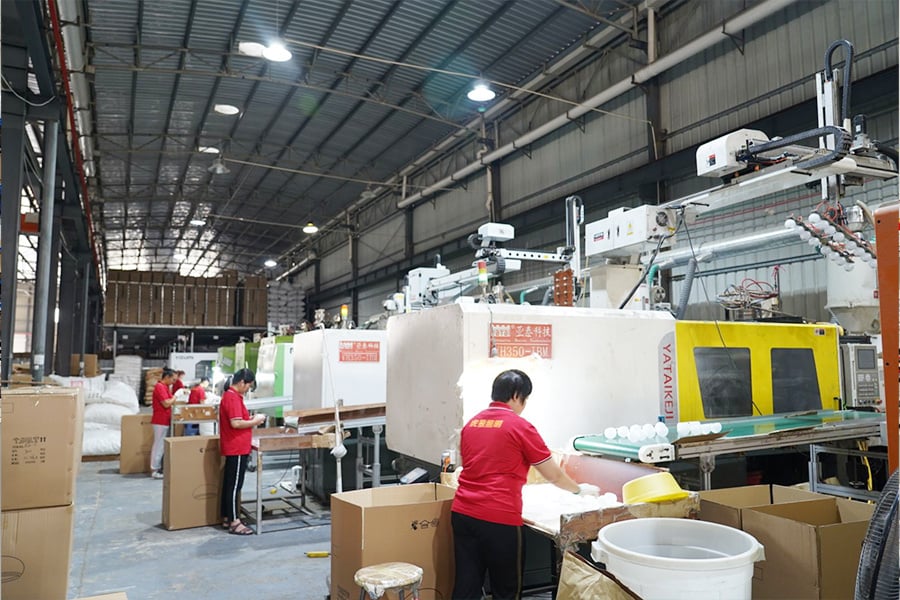 Bagian yang dibentuk dengan suntikan