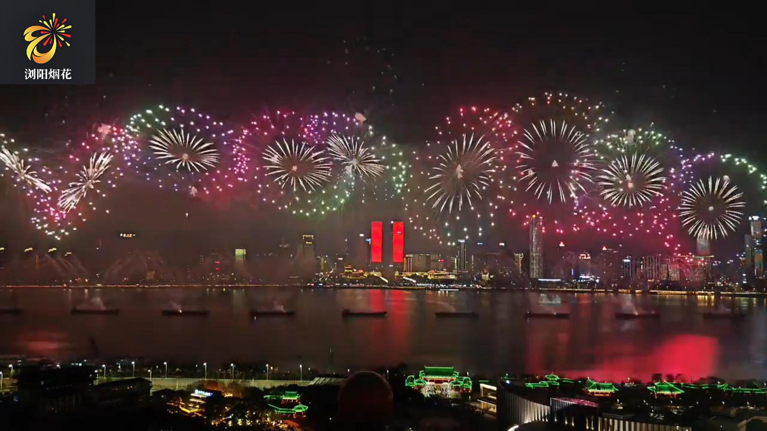 Celebrating the Nation's Birthday, Our Fireworks Light Up Nanchang's Night Sky