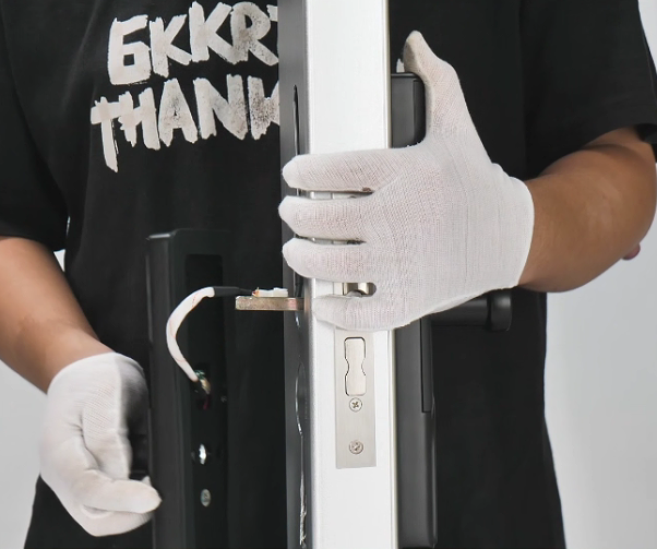 worry free smart lock installation a complete guide from compatibility check to professional setup-2