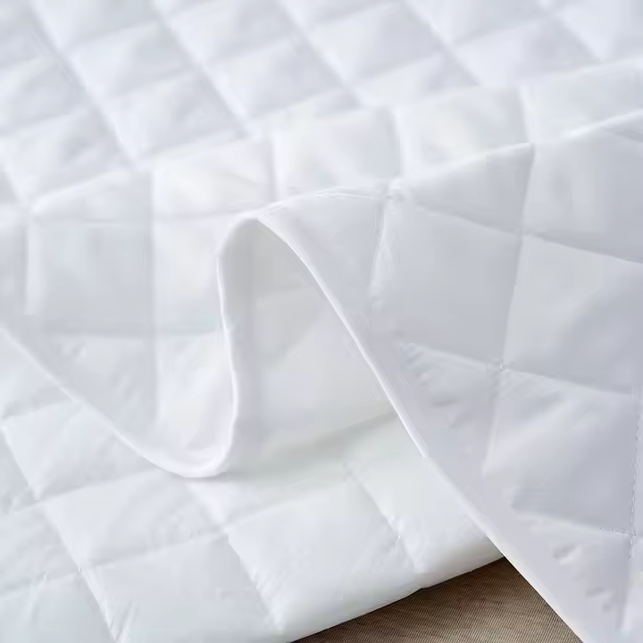 JianHong White Plain Quilted Lattice Waterproof 200TC Machine Washable Knitted Folding 100% Polyester Bed Mat Home Hospital manufacture
