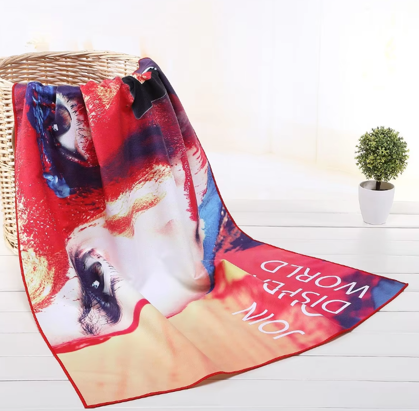 Why lightweight microfiber beach towels are travel‑friendly?