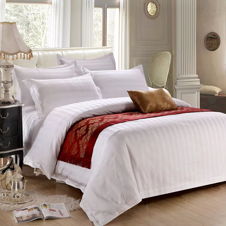Hotel Luxury 100% Cotton 300TC Woven Disposable All-Season Modern Four-Piece Set 1cm/3cm Satin Bedding manufacture