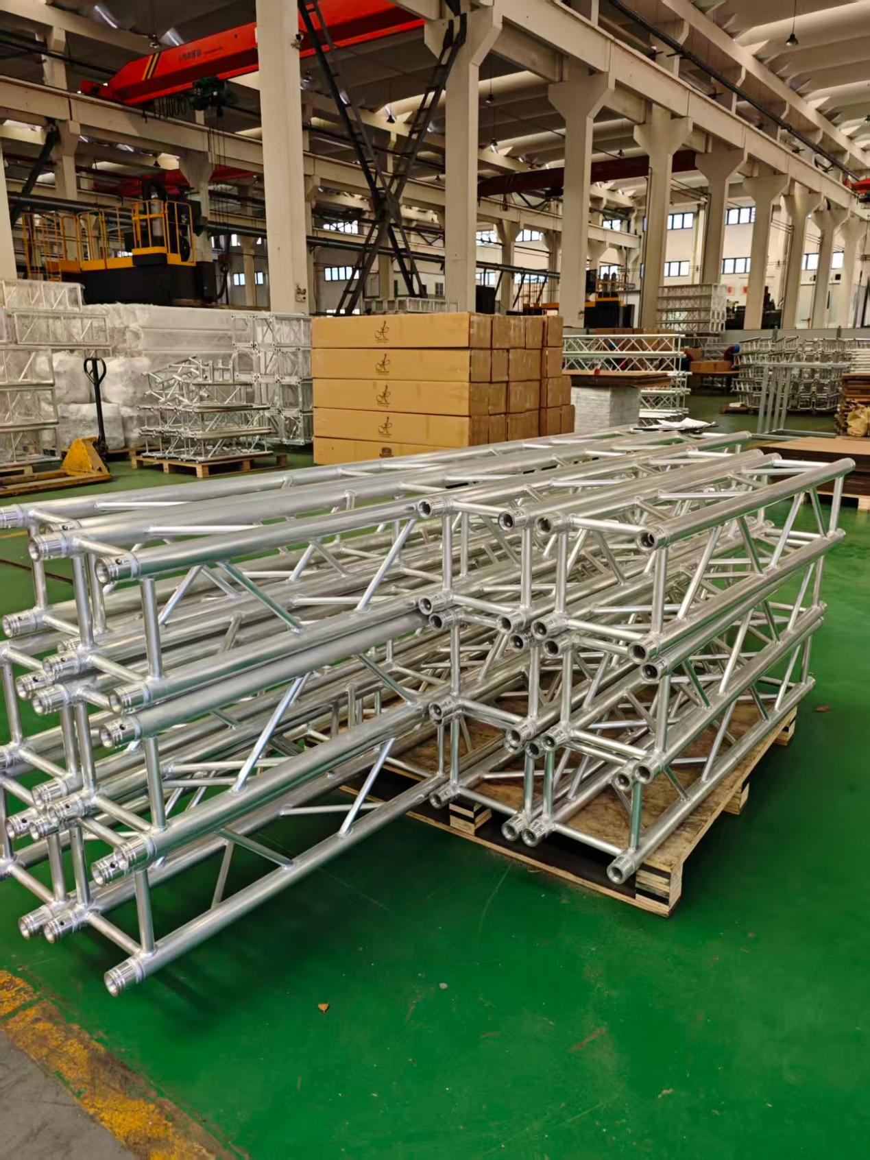Spigot Trusses vs. Bolt Trusses How to Choose for International Trade Procurement A Comprehensive Comparison of Parameters, Scenarios, and Costs4.png