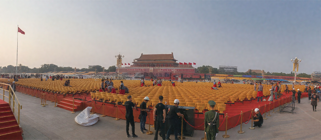 On October 1st, 2019, for the 70th anniversary celebration, the stands on both sides of the national flag in Tiananmen Square. 