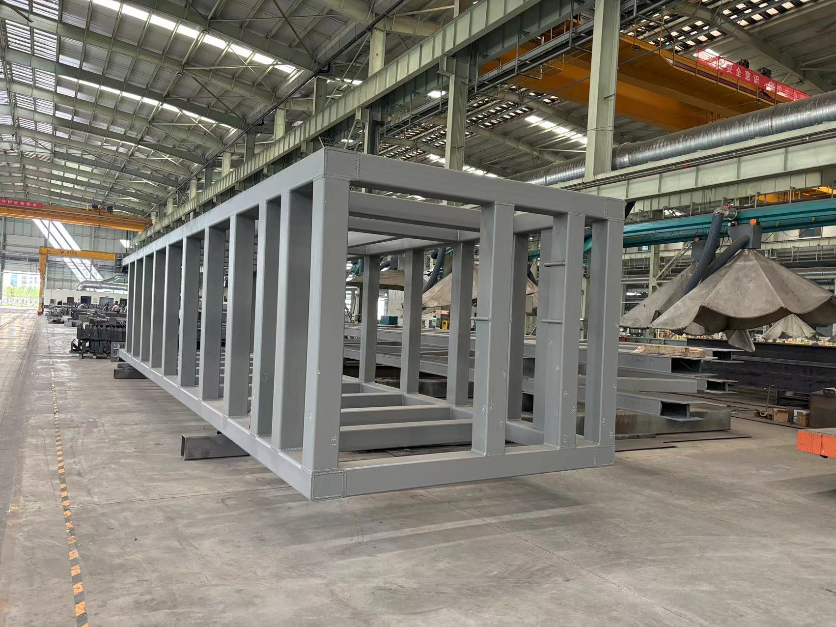 Cum se proiectează o structură din oțel pentru o rezistență maximă la vânt și cutremure