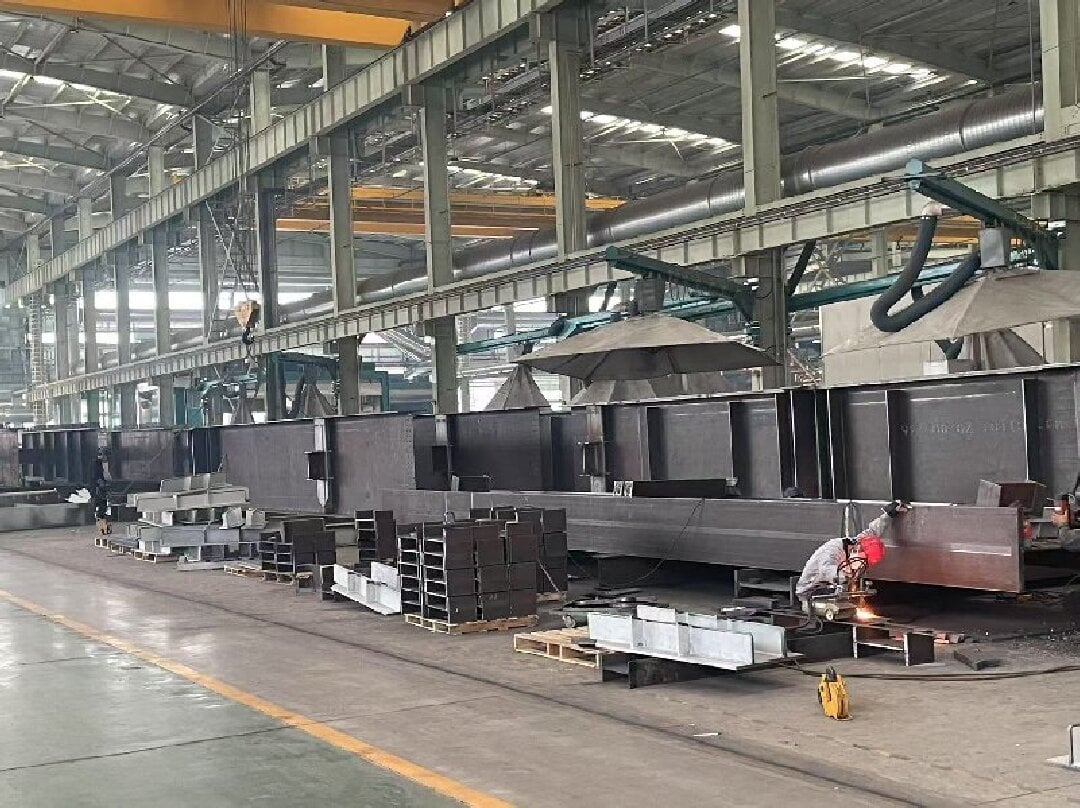 人工焊接Manual welding.jpg