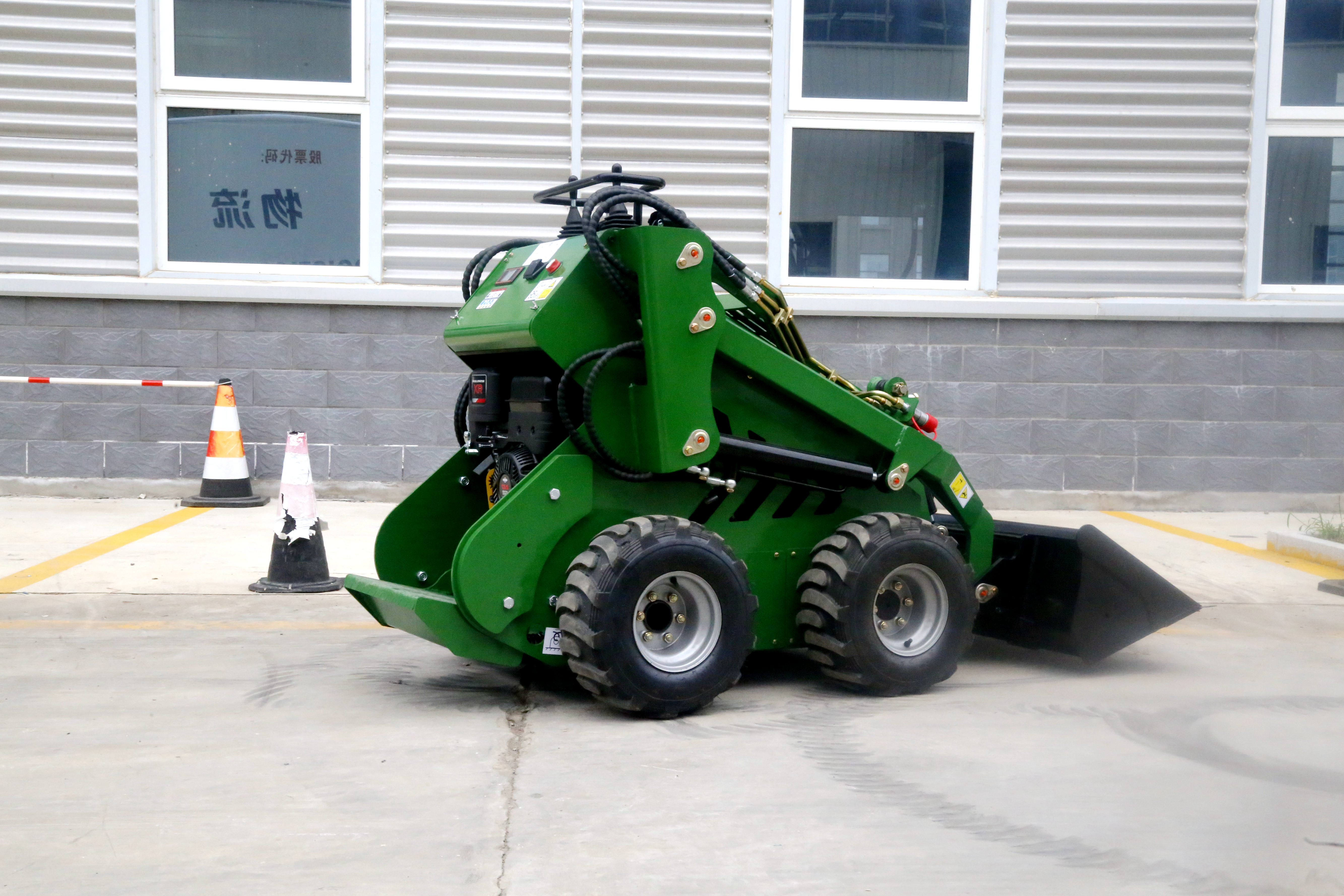 NM-330 Mini Skid Steer Loader