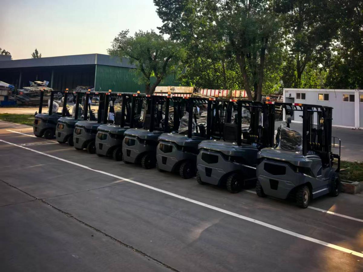 forklifts4.jpg