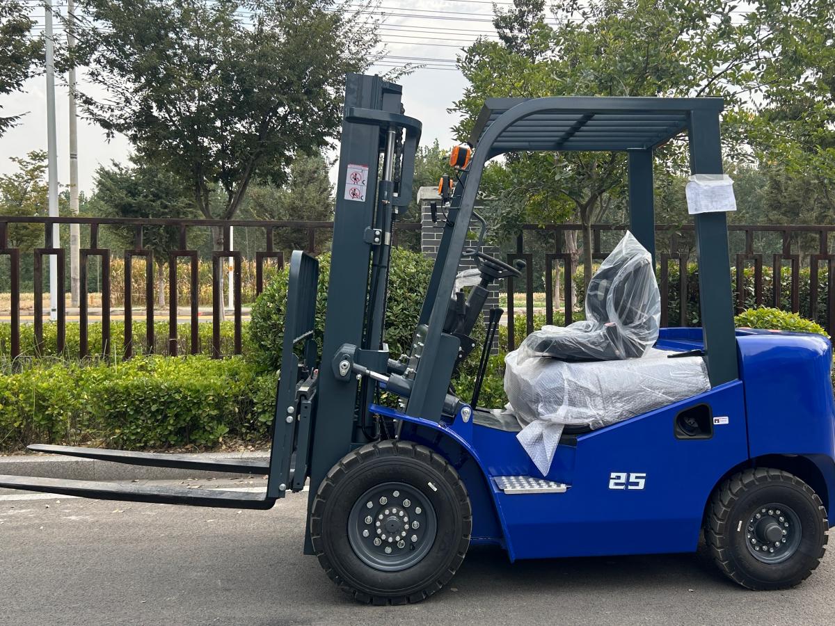 Seizing the Green Logistics Trend: Nuoman Electric Forklifts Empower Warehouse and Logistics Upgrades