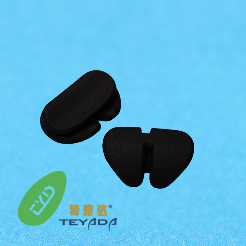 G-1068 Triangle 14.7mm Button-UP Nose Pad