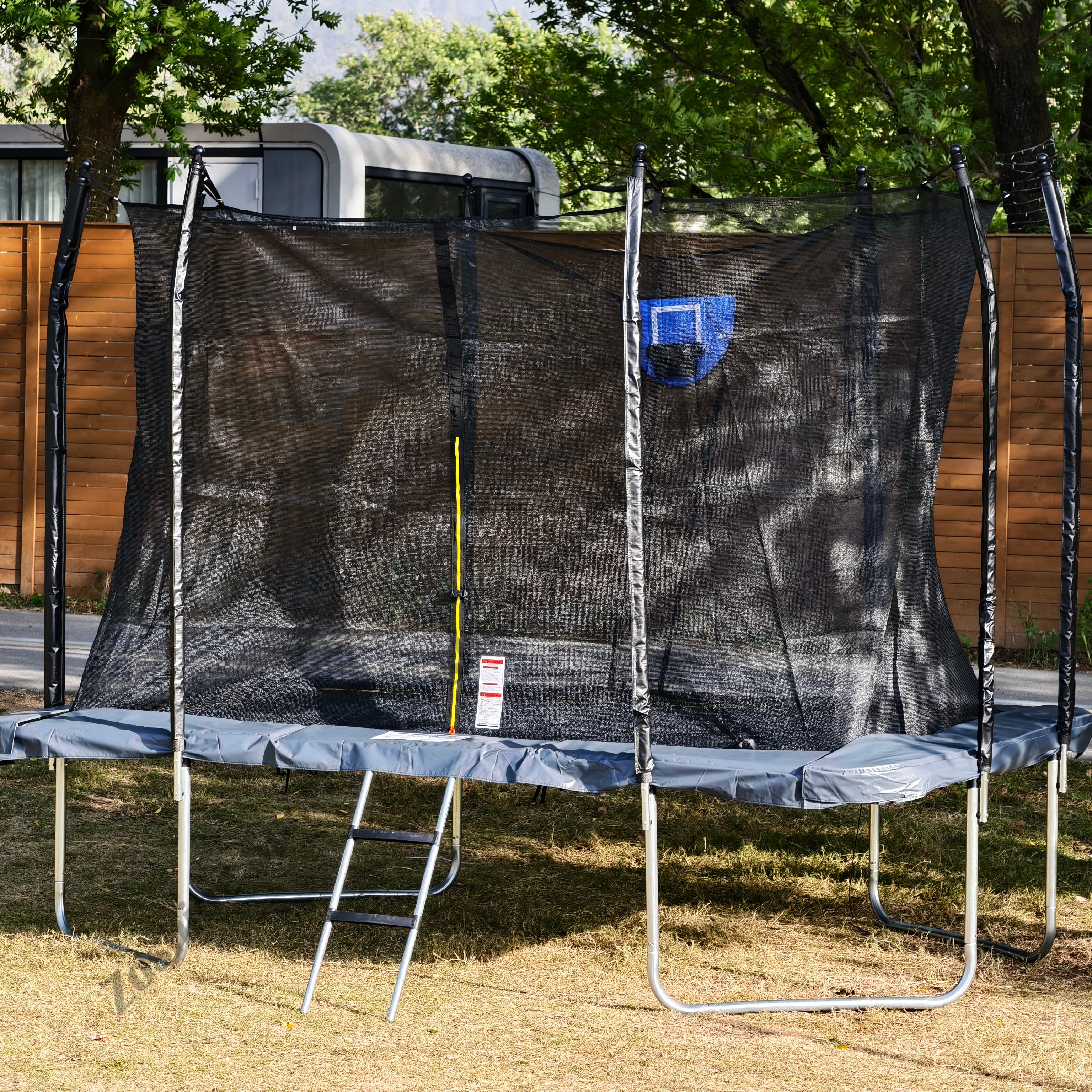 Round vs Rectangular Trampolines: Which One Sells Better for Wholesale?