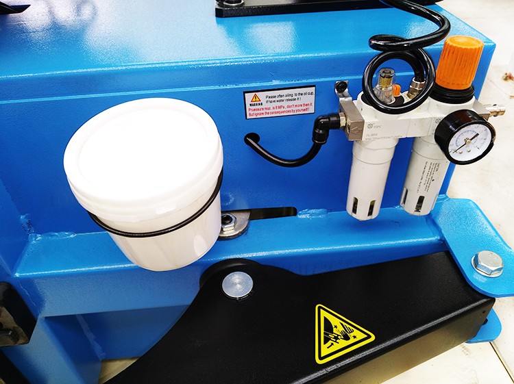TYRE CHANGER TP928+HF120 油水分离器.jpg