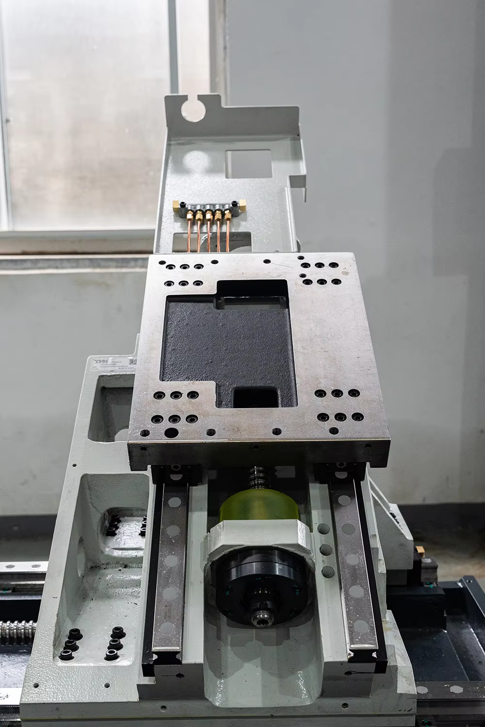 Lead screw pre-tensioning