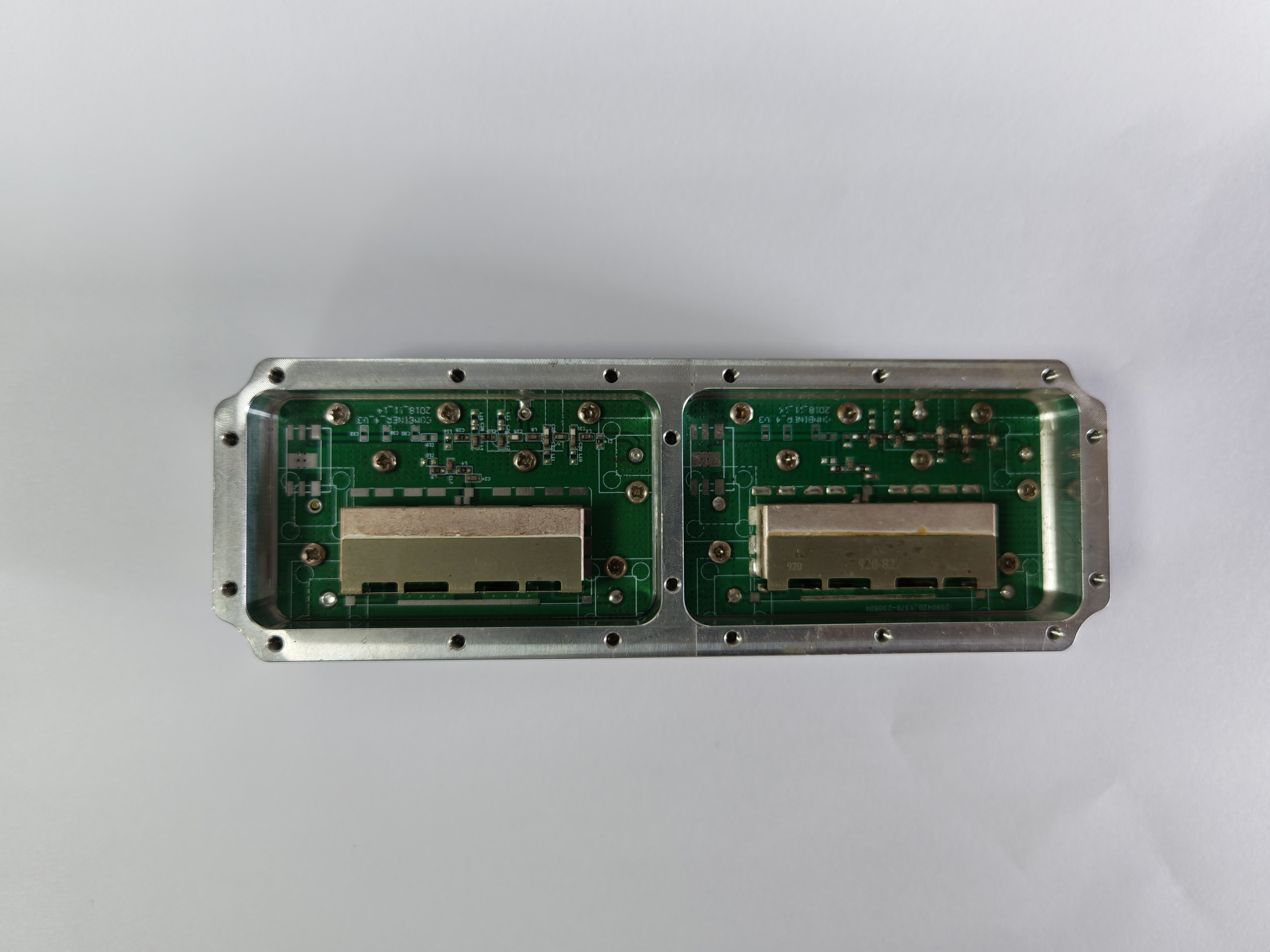 Ceramic Patch Antenna vs PCB: Performance & Cost Analysis